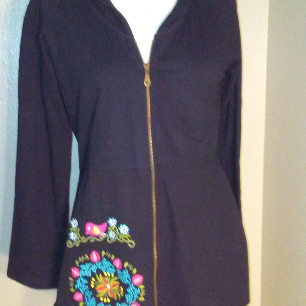 Embroidered Hoodie Small Zippered Caite